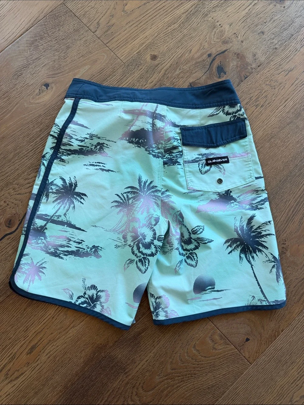 Quiksilver Mint & Navy Tropical Boardshorts
